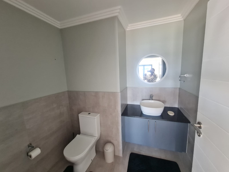 4 Bedroom Property for Sale in Kidds Beach Eastern Cape